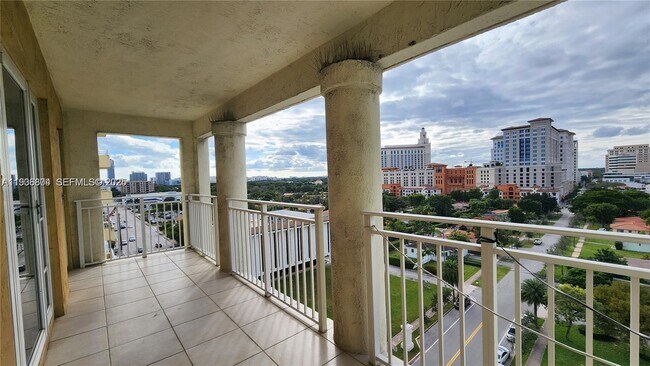 Building Photo - 2351 Douglas Rd