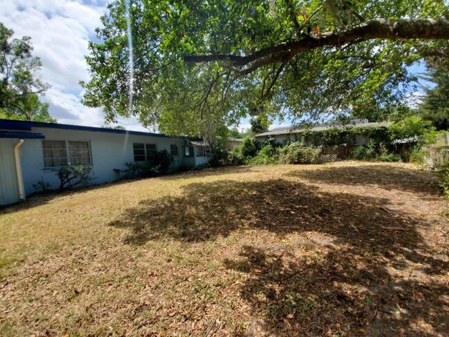 Building Photo - 6803 Fern Circle