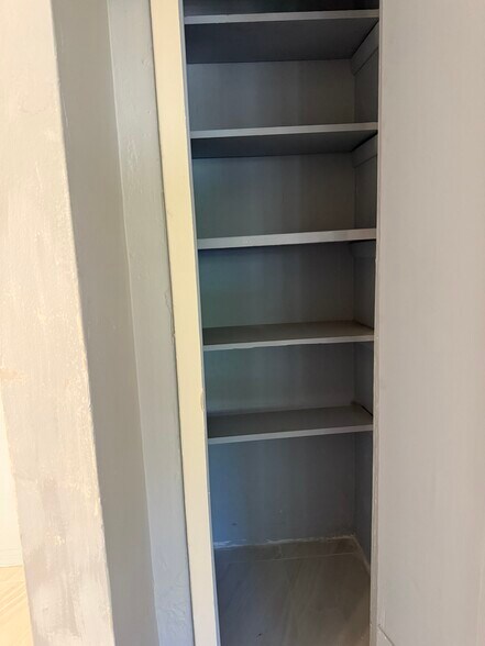 Linen Closet - 660 NE 132nd St