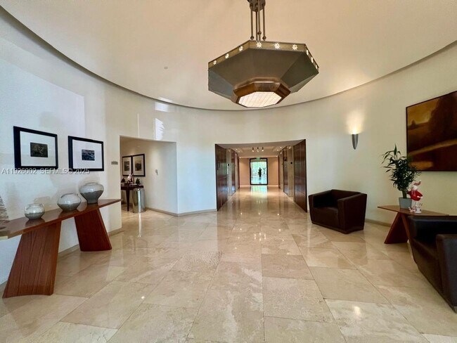 Building Photo - 2475 Brickell Ave