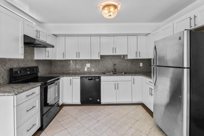Building Photo - 4610 Densmore Ave