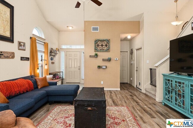 Building Photo - 114 Falcon Dr