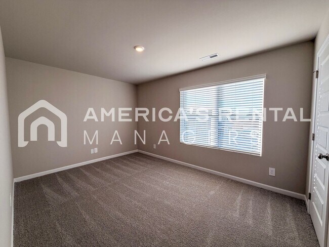 Building Photo - Spacious 4-Bedroom Home with Upstairs Loft!