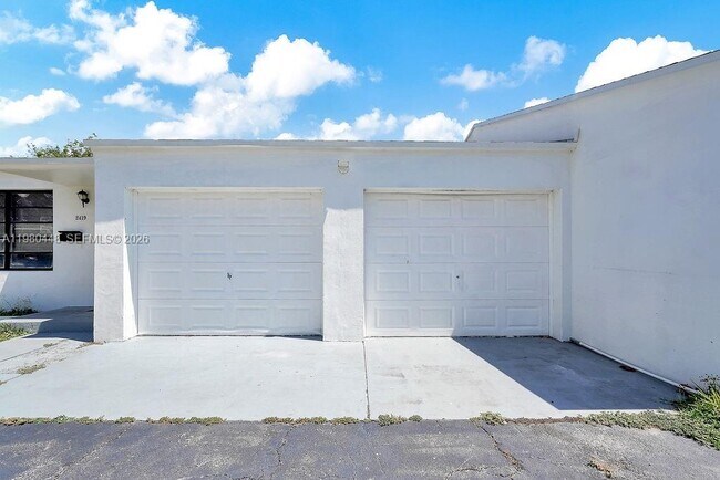 Building Photo - 2417 Pierce St