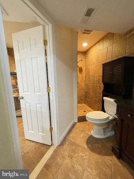 Building Photo - 402 Kojun Ct