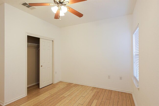 Building Photo - 10312 Lone Pine Ln