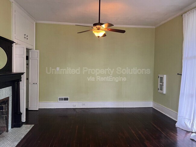 Building Photo - 419 S 3rd St