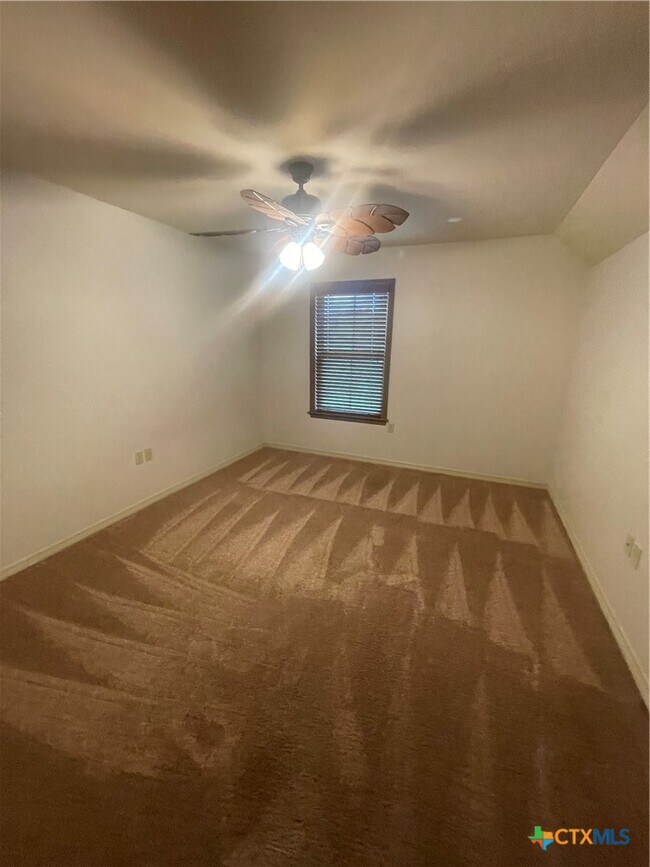 Building Photo - 34 Cotswold Ln