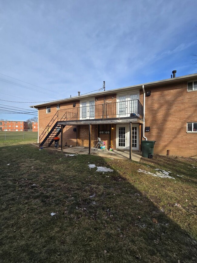 Building Photo - 861 Kingsford Rd