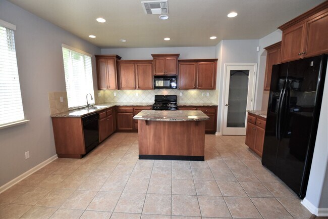 Building Photo - 3303 Southerland Rd