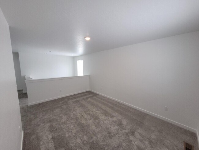 Building Photo - Stunning Newer Home In Caldwell!