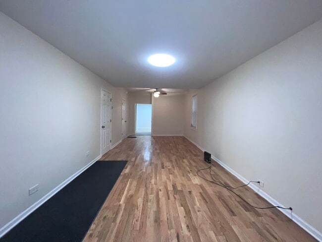 Building Photo - 8919 S Muskegon Ave