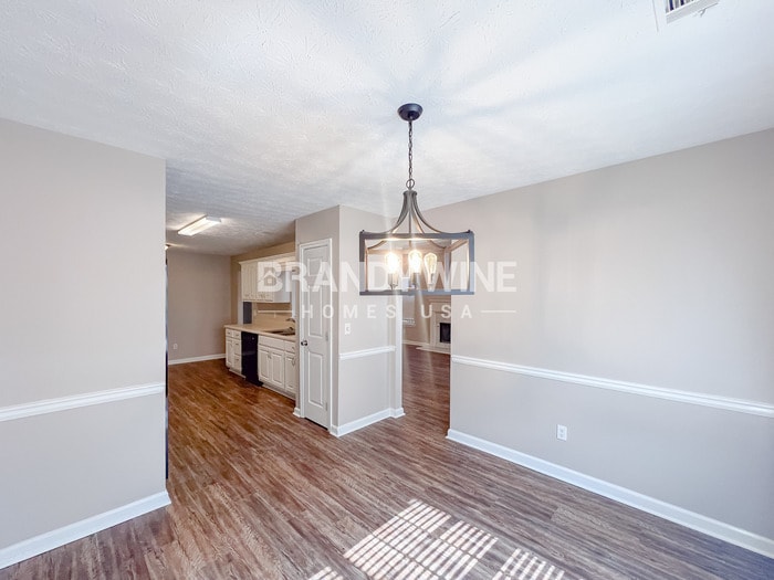 Building Photo - 30 Aspen Forest Dr