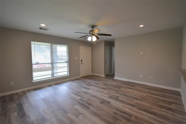 Building Photo - 12806 Cinder Cone Trail