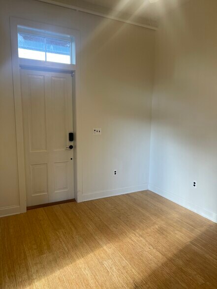Building Photo - 4524 N Robertson St