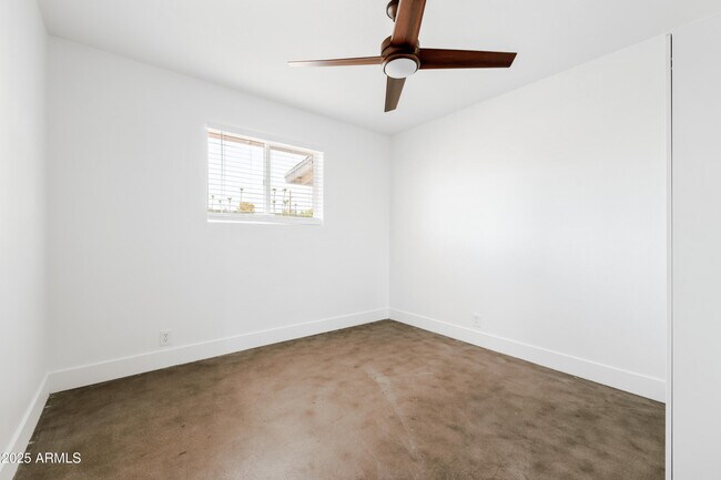 Building Photo - 1303 W 9th St