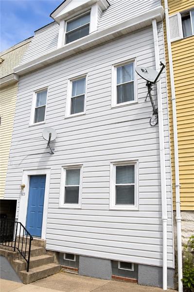 Building Photo - 323 38th St