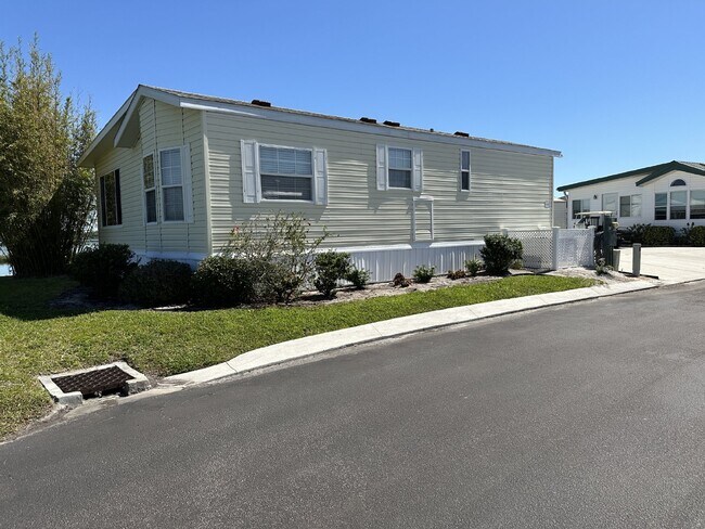 Building Photo - Charming 2 Bed, 2 Bath Manufactured Home w...