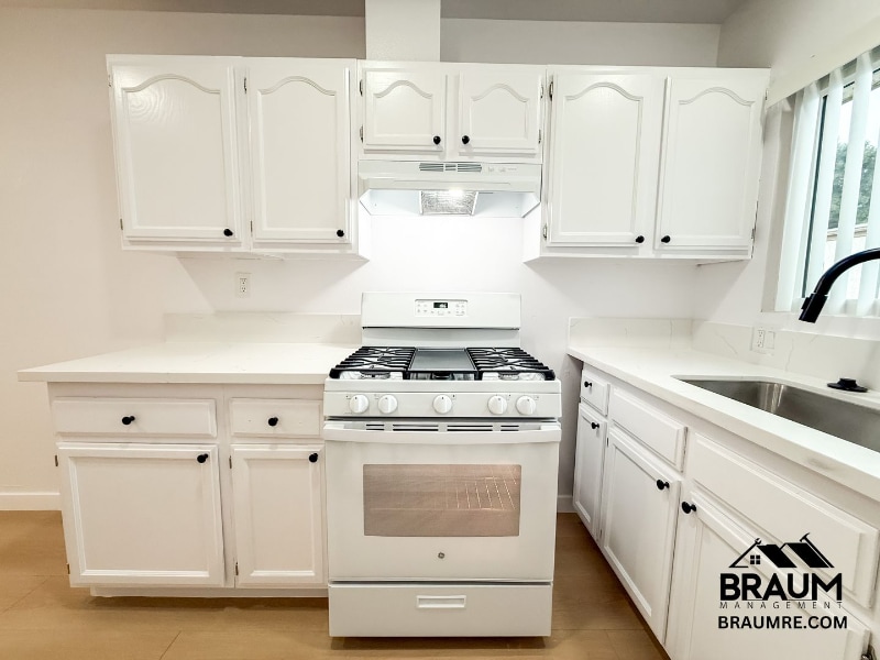 Building Photo - 4636 Laurel Canyon Blvd