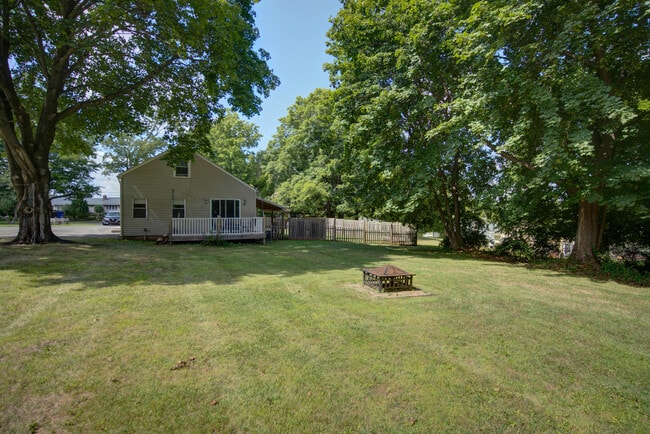Building Photo - 128 Parker Farms Rd