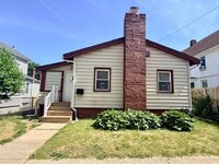 Building Photo - 4 Bedroom Single Family Home in West Haven