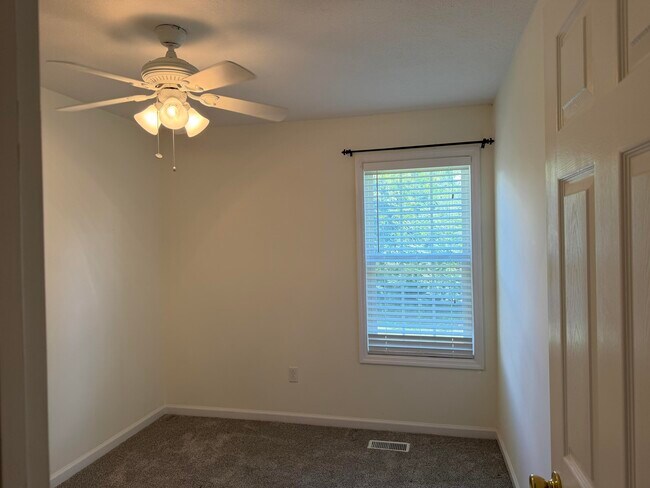 Building Photo - 640 Date Palm Cir