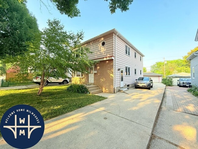 Building Photo - 624 S 69th St