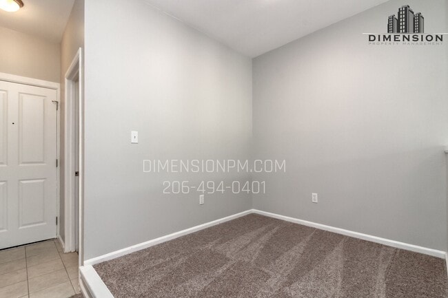 Building Photo - Beautifully Remodeled Studio in a Prime Lo...