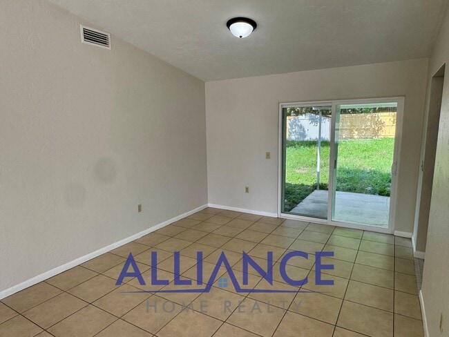 Building Photo - 2609 Sedgefield Ave