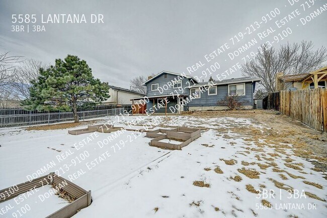 Building Photo - 5585 Lantana Dr