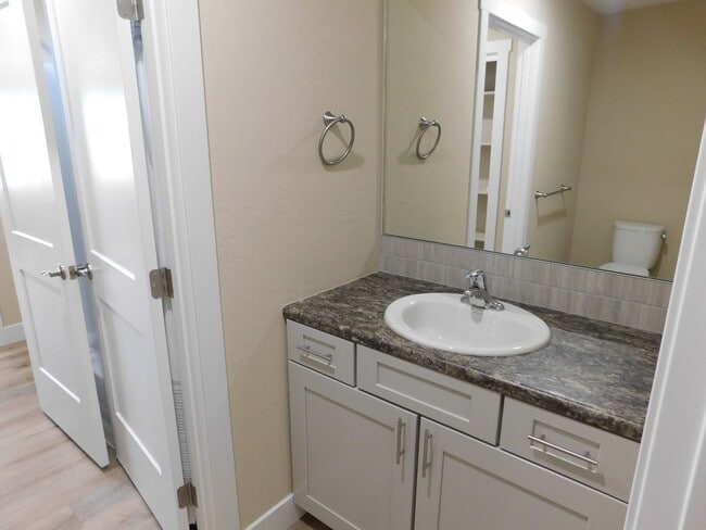 Building Photo - 1725 N 7th St