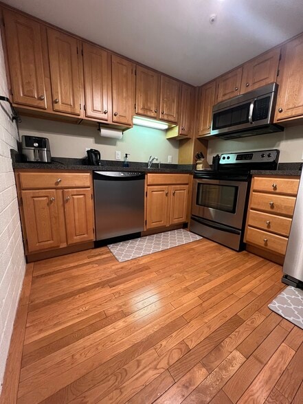 Kitchen - 165 Quincy Shore Dr