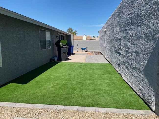 Building Photo - $2,350 Lovely Remodeled 3 Bedroom-2 bath-2...
