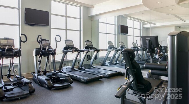 Building Photo - 4300 Sharon Rd