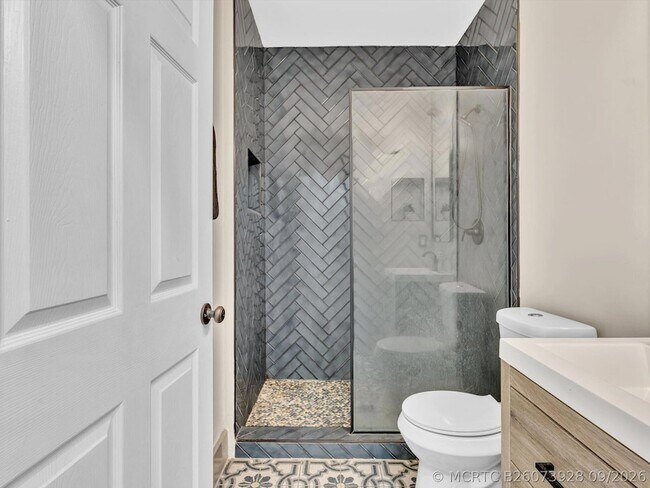 Building Photo - 7834 Oak Grove Cir