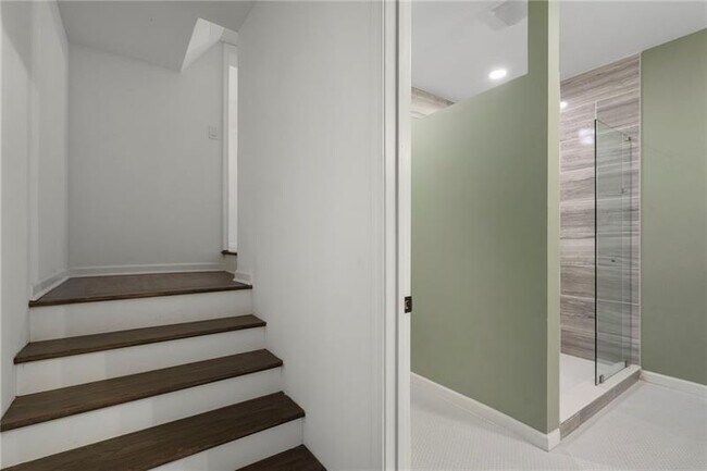 Building Photo - 3142 Chamblee Gap Rd