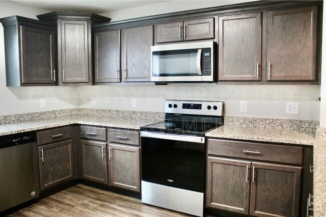 Building Photo - Summer Special! | Private Bedroom Suites | Minutes from ETSU and VA | Dog Friendly |