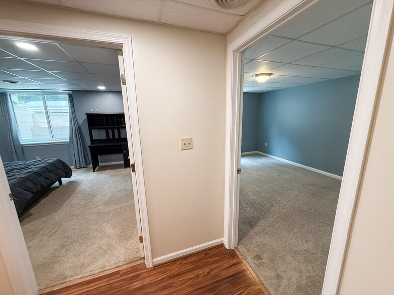 Building Photo - 815 Aztec Dr