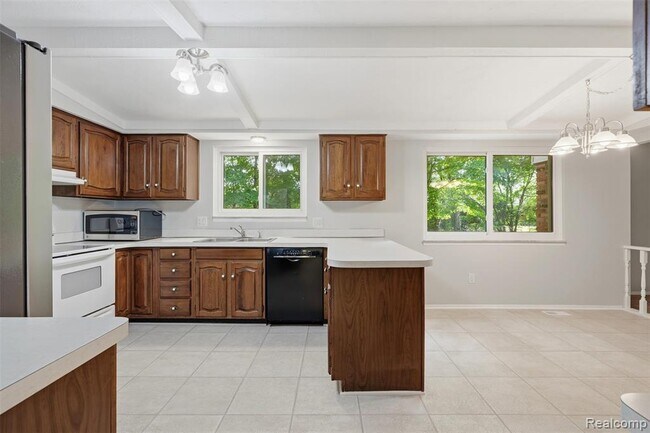 Building Photo - 1880 Welling Dr
