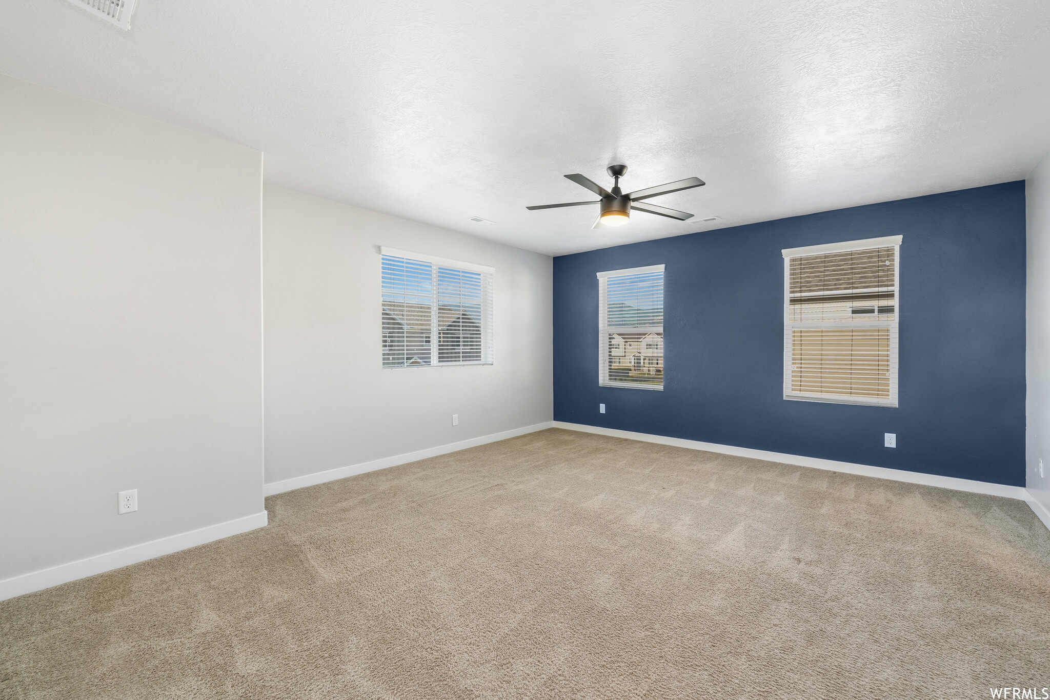 primary bedroom (upstairs) - 929 W Stonehaven Dr