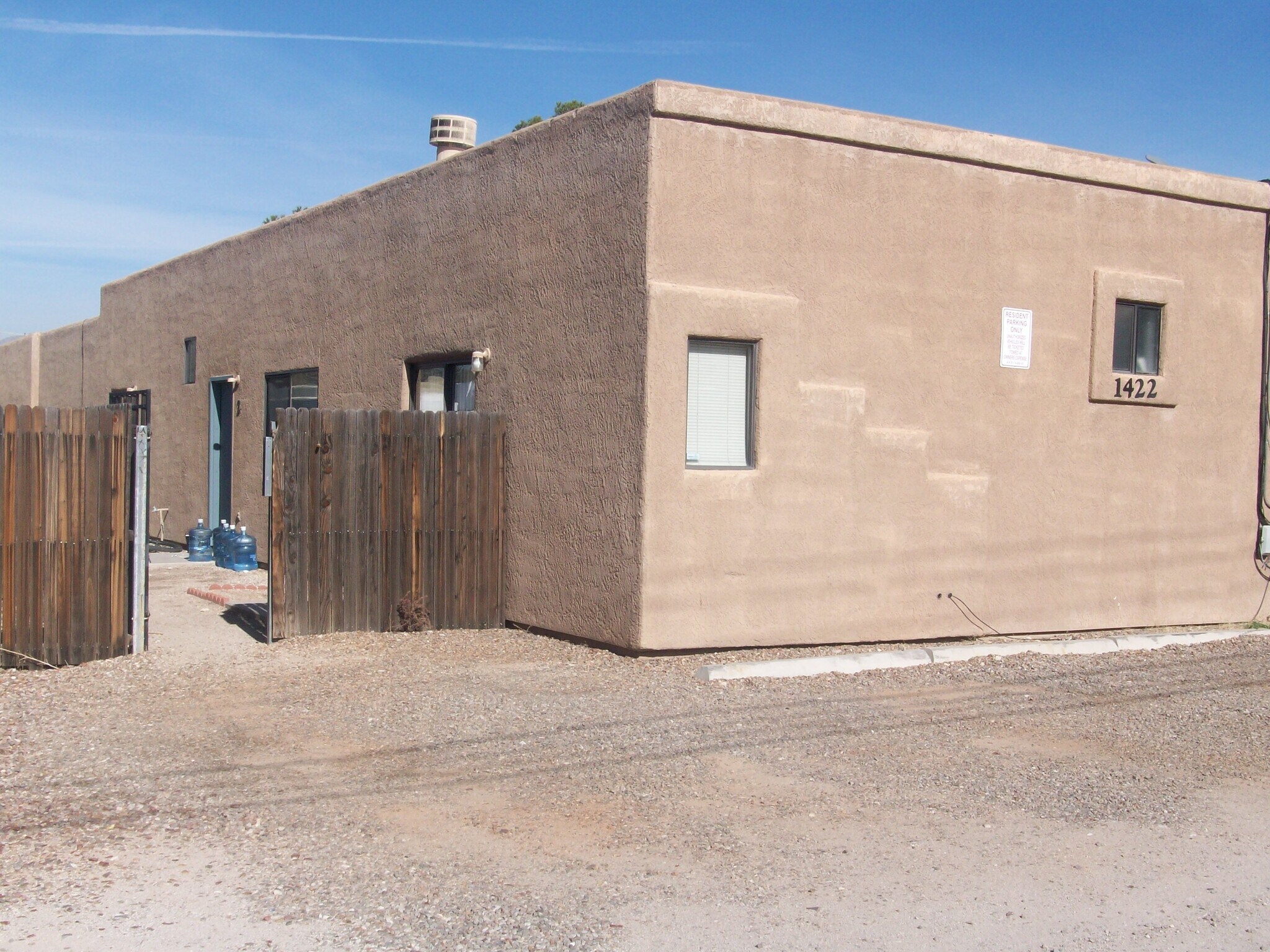 Building Photo - 1422 E Elm St