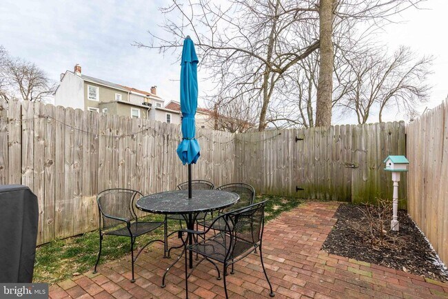 Building Photo - 216 W Lafayette St