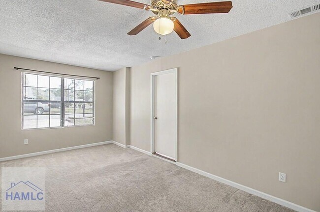 Building Photo - 1384 Forest Lake Dr