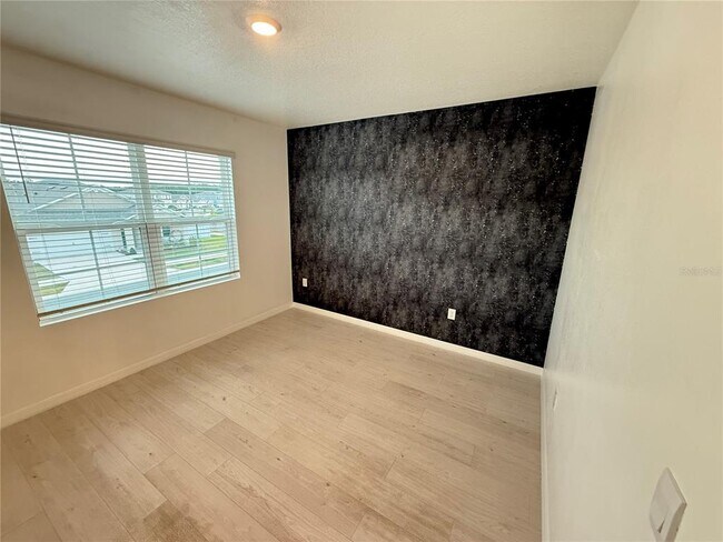 Building Photo - 2731 House Finch Rd