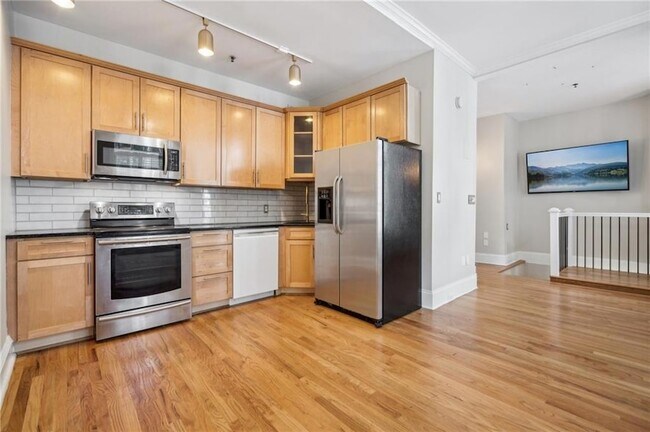 Building Photo - 30 5th St NE