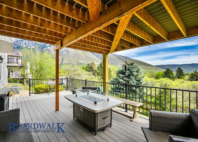 Building Photo - Modern Living Meets Mountain Lifestyle in Sandy