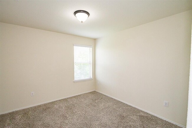 Building Photo - 317 Noddy Rd
