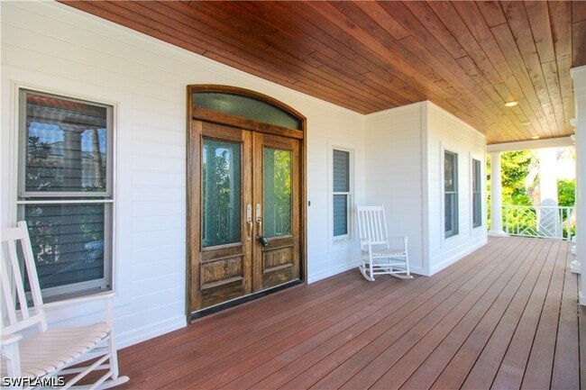 Building Photo - 2150 Marina Dr