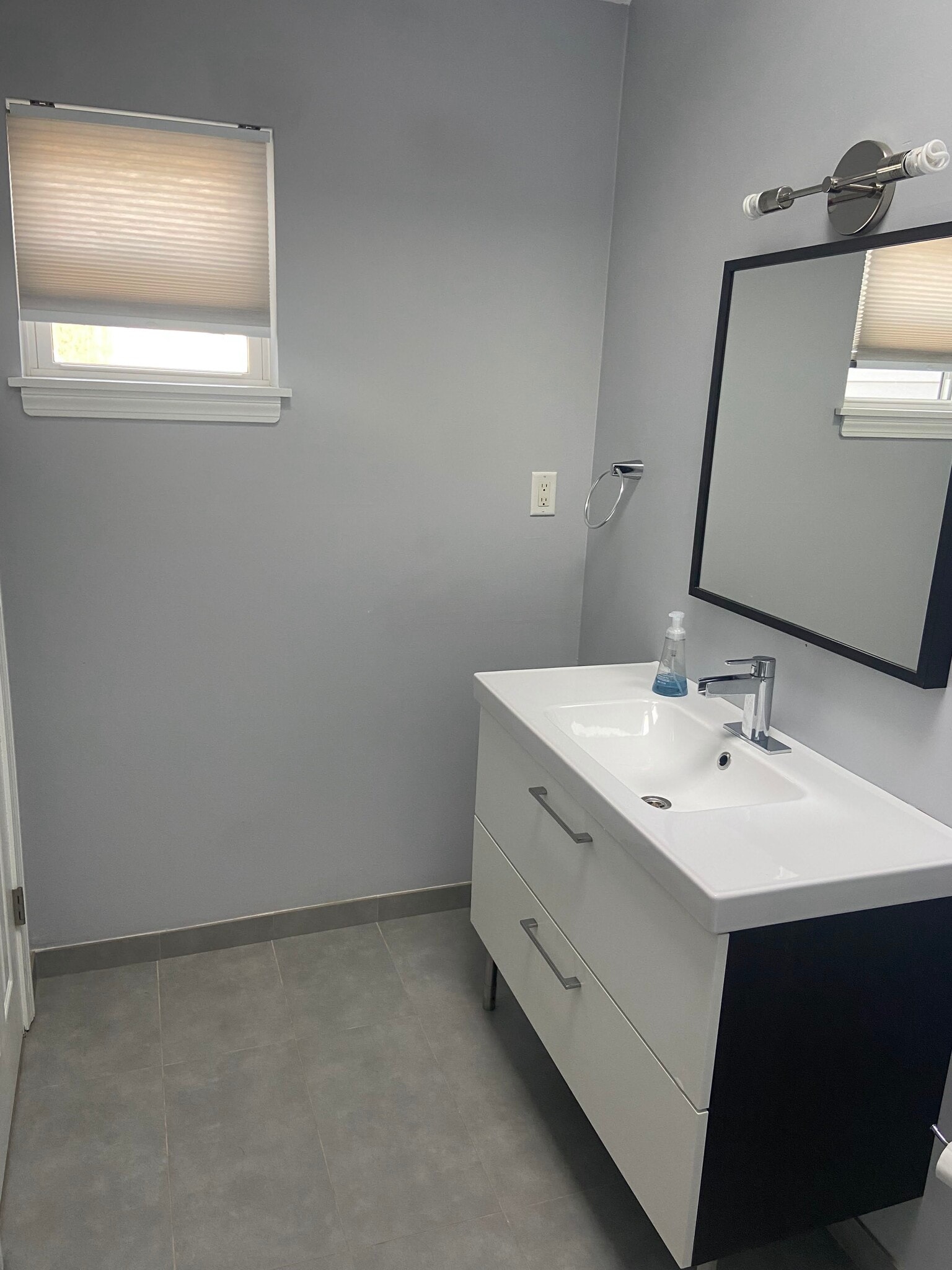 Building Photo - 422 Cypress Rd