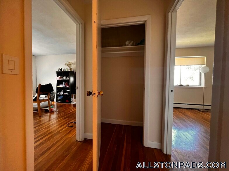 Building Photo - 75 Gardner St